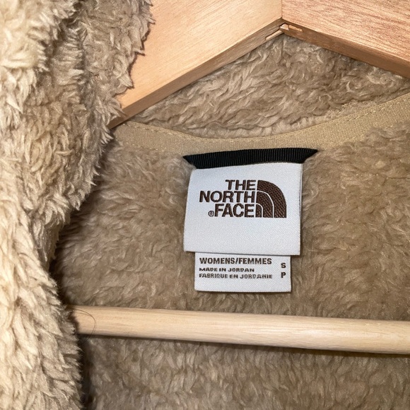 The North Face Women's Beige Fleece Vest - Picture 5 of 5